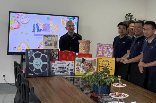 寶貝，希望你永遠(yuǎn)童心童趣童夢(mèng)，兒童節(jié)快樂(lè)！
