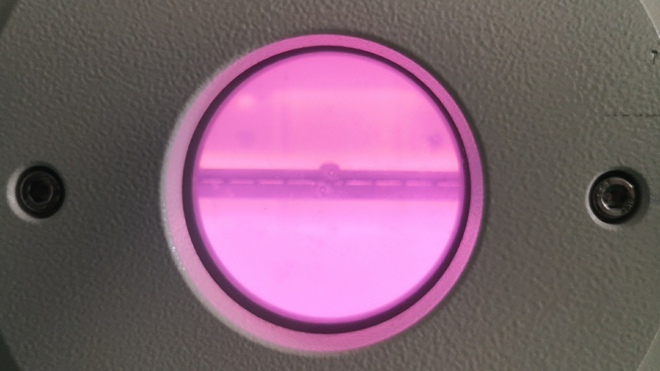 低壓真空等離子處理機(jī)處理硅橡膠材料-普樂斯